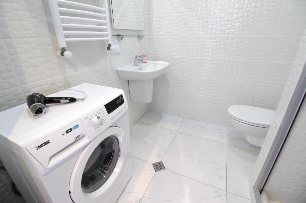 Apartments Inasaredze バトゥーミ エクステリア 写真