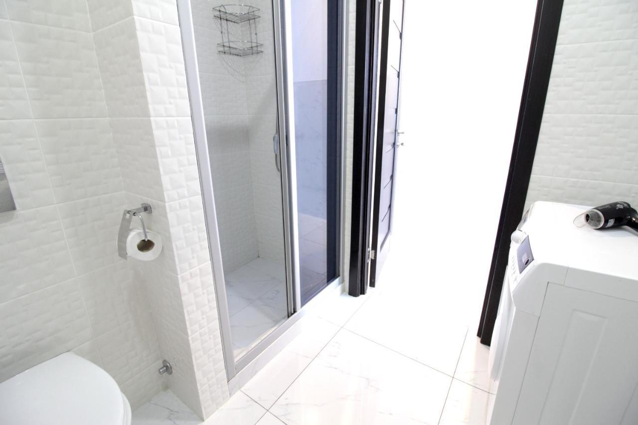 Apartments Inasaredze バトゥーミ エクステリア 写真