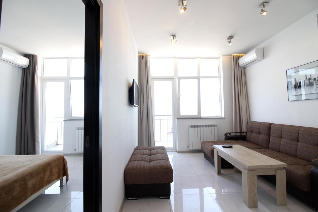 Apartments Inasaredze バトゥーミ エクステリア 写真